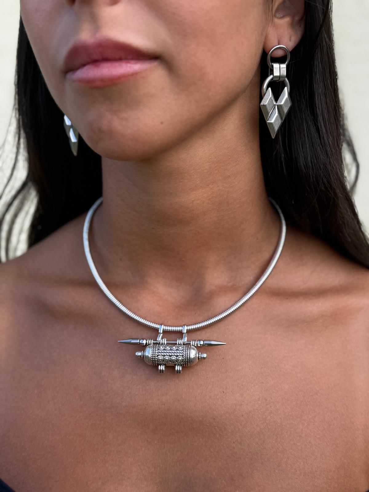 Nefertiti snake choker