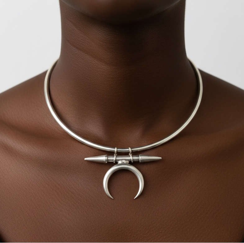 La Luna choker
