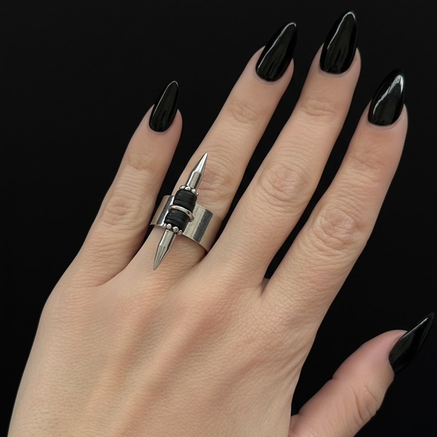 Black Lara ring
