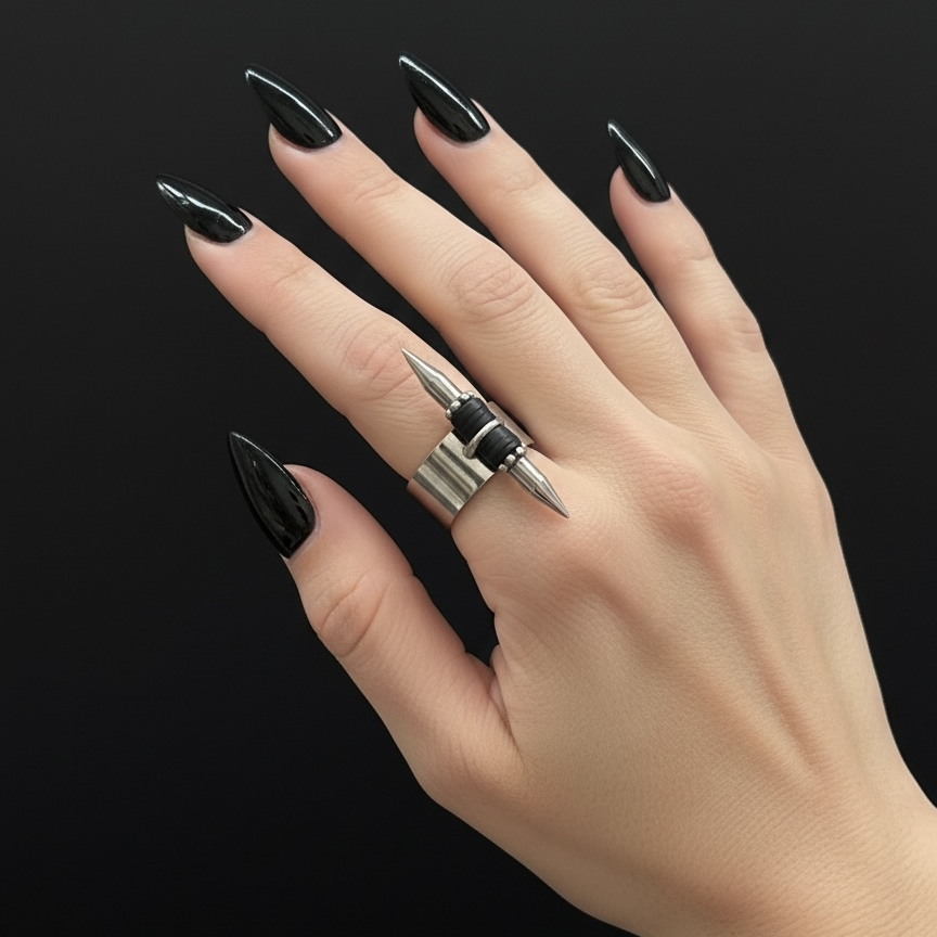 Black Lara ring