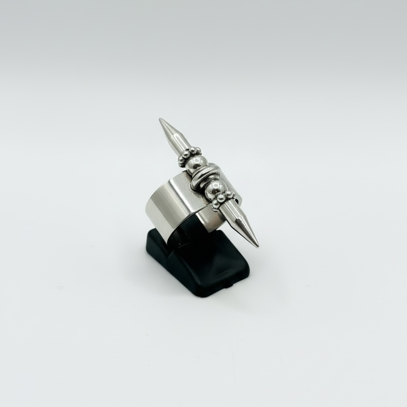Lara ring