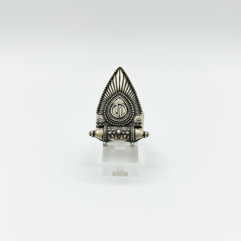 Nefertiti ring